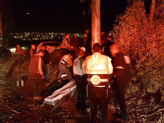 اصابة شابين  بجراح متفاوتة جراء حادث طرق ذاتي 